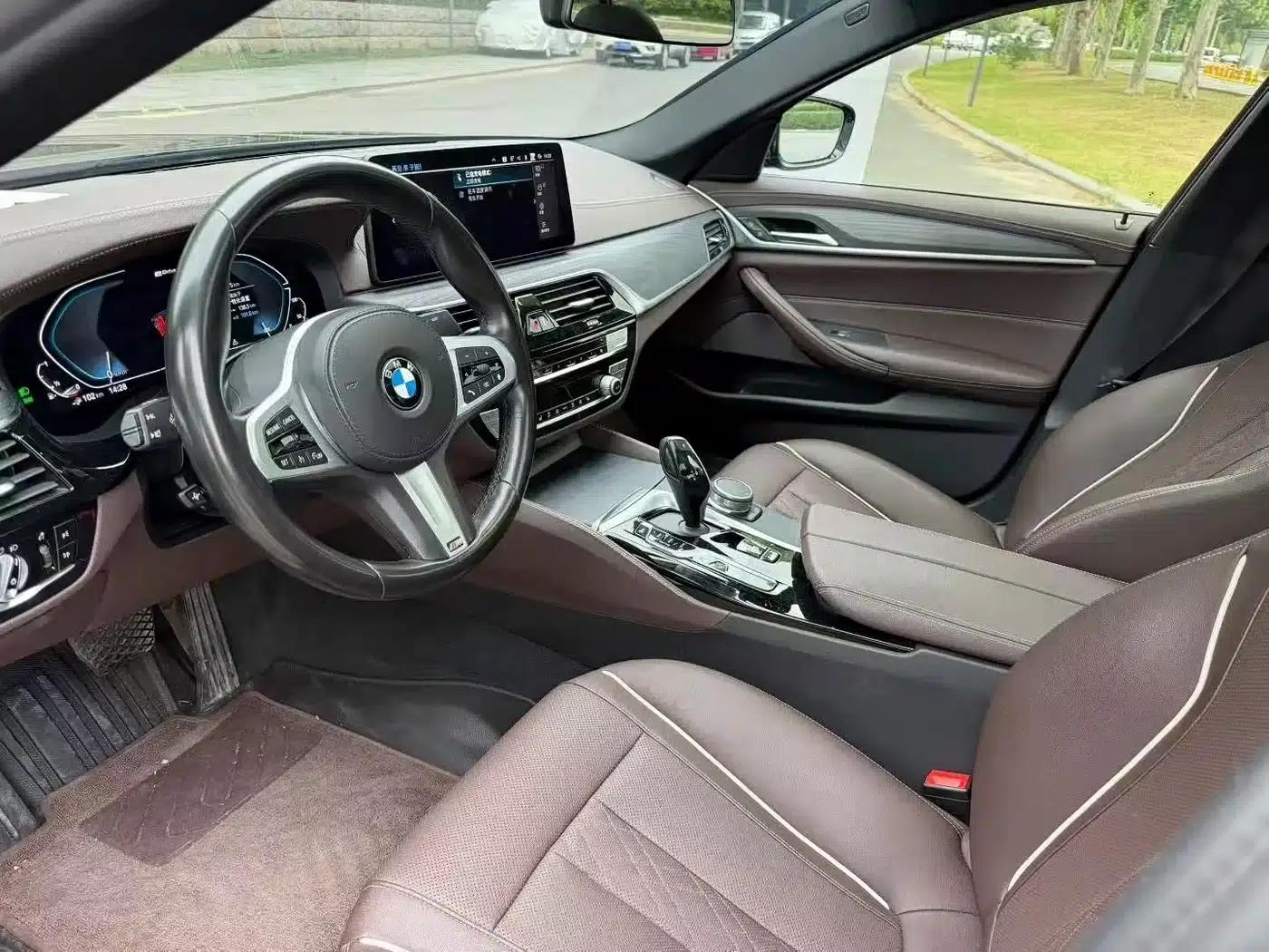 BMW 5 Series PHEV 2021 Facelift 535Le Luxury Package — миниатюра 4