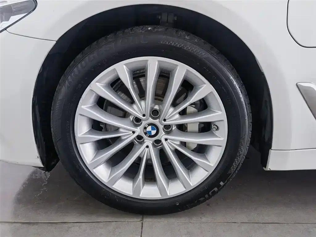 BMW 5 Series PHEV 2020 530Le Luxury Package — миниатюра 17