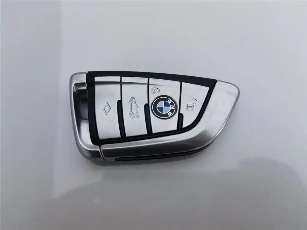BMW 5 Series PHEV 2020 530Le Luxury Package — миниатюра 19