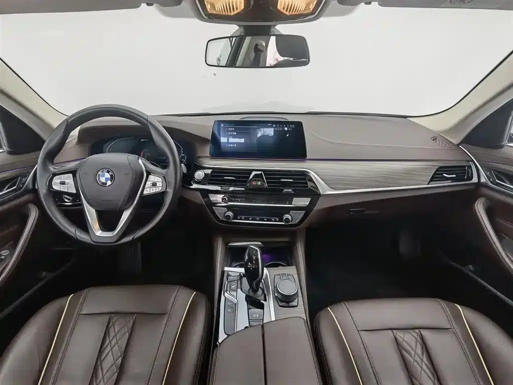 BMW 5 Series PHEV 2020 530Le Luxury Package — миниатюра 5