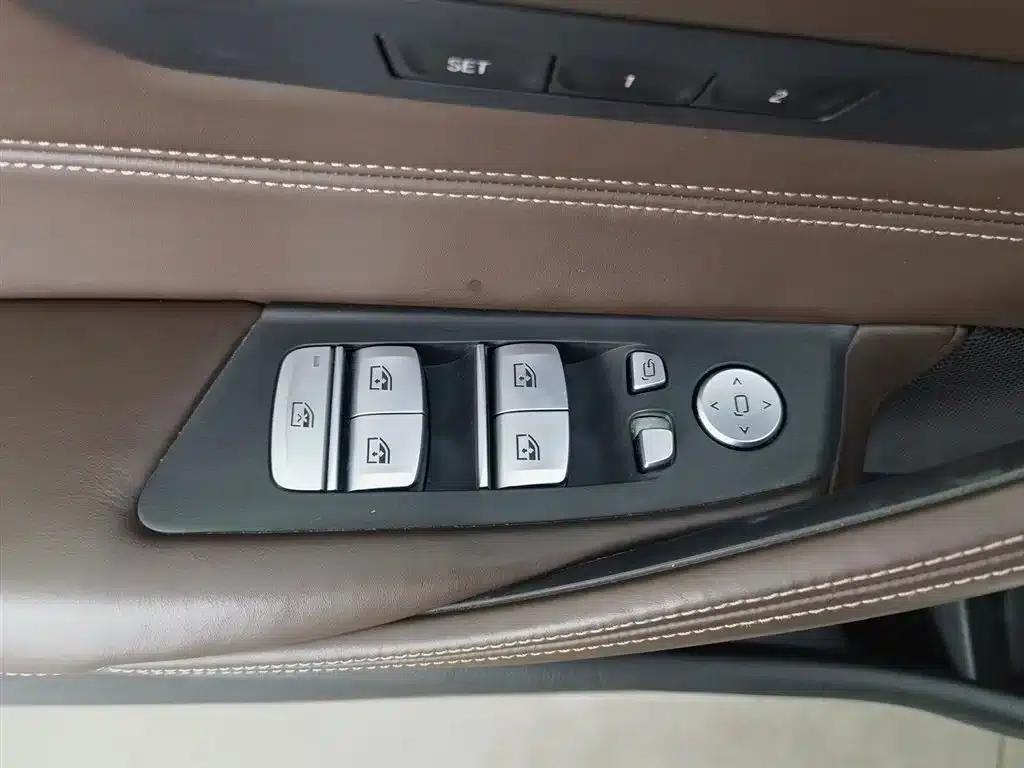 BMW 5 Series PHEV 2020 530Le Luxury Package — миниатюра 9