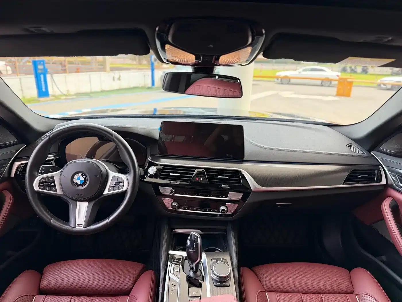 BMW 5 Series PHEV 2021 Facelift 535Le Pioneer Edition M Sport Package — миниатюра 10