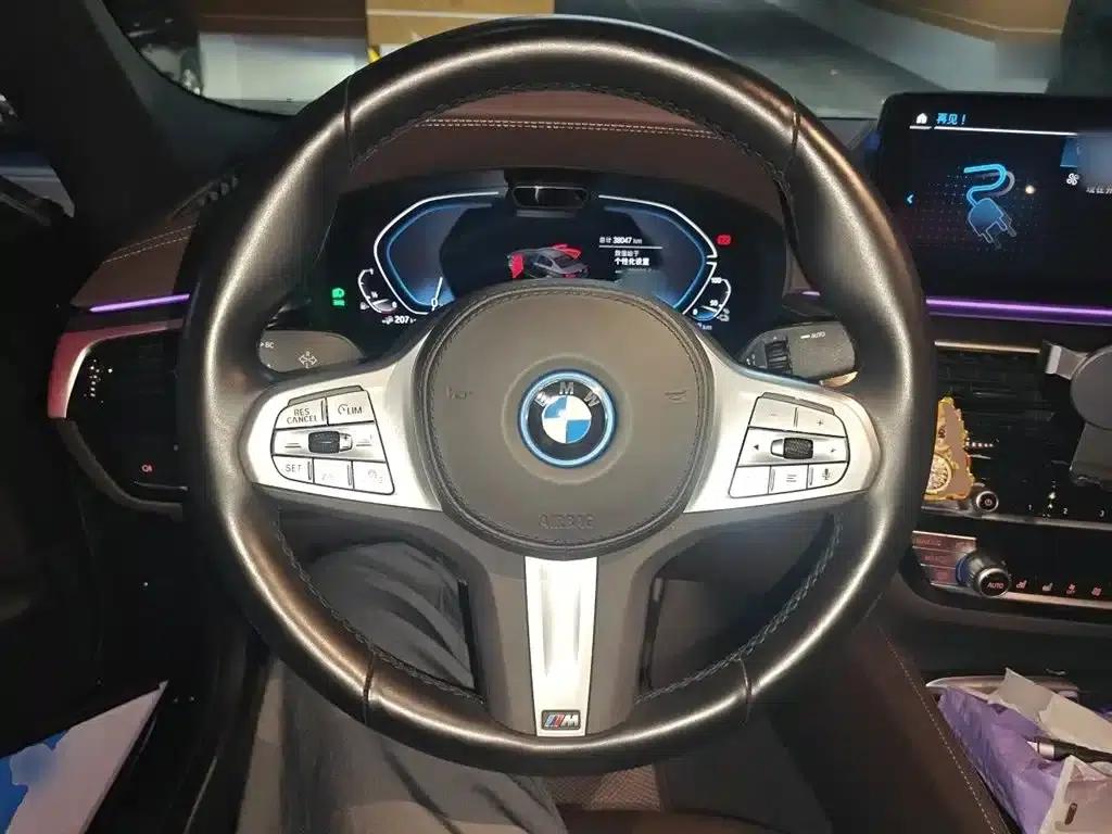 BMW 5 Series PHEV 2022 Facelift 535Le Pioneer Edition M Sport Package — миниатюра 11
