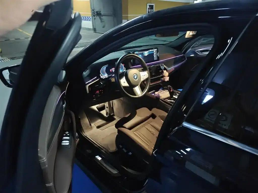 BMW 5 Series PHEV 2022 Facelift 535Le Pioneer Edition M Sport Package — миниатюра 17