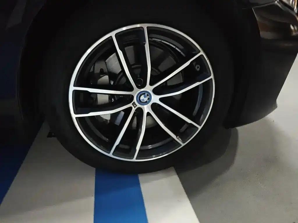 BMW 5 Series PHEV 2022 Facelift 535Le Pioneer Edition M Sport Package — миниатюра 8