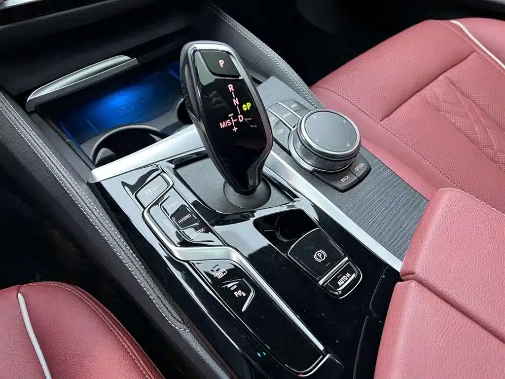 BMW 5 Series PHEV 2022 Facelift 535Le Pioneer Edition M Sport Package — миниатюра 18