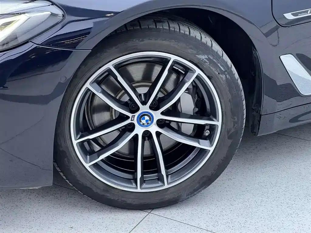 BMW 5 Series PHEV 2022 Facelift 535Le Pioneer Edition M Sport Package — миниатюра 7
