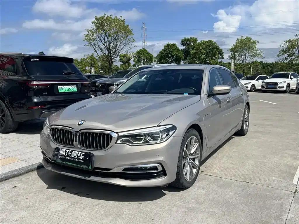 BMW 5 Series PHEV 2019 530Le Luxury Package — миниатюра 1