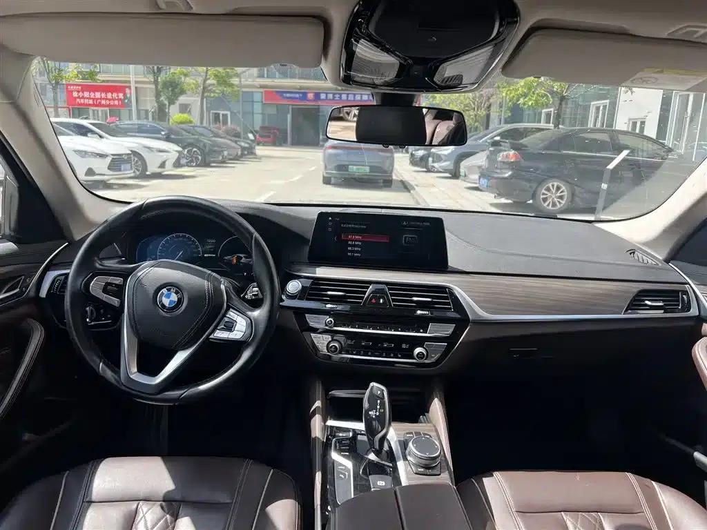 BMW 5 Series PHEV 2019 530Le Luxury Package — миниатюра 5