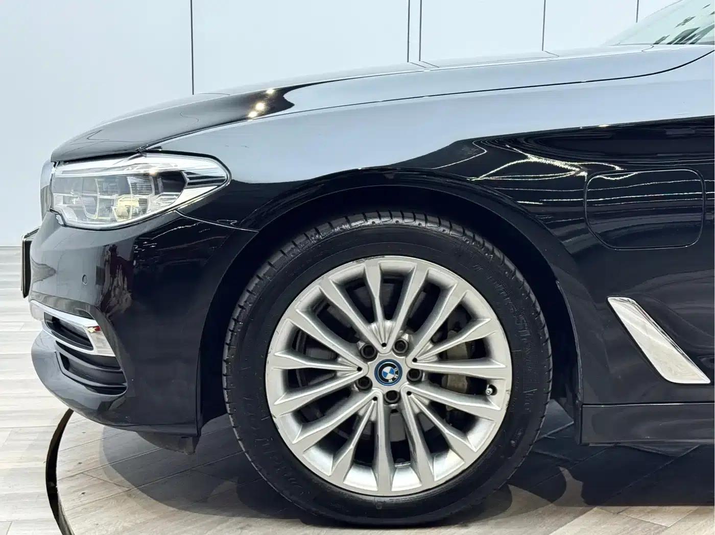 BMW 5 Series PHEV 2019 530Le Luxury Package — миниатюра 26