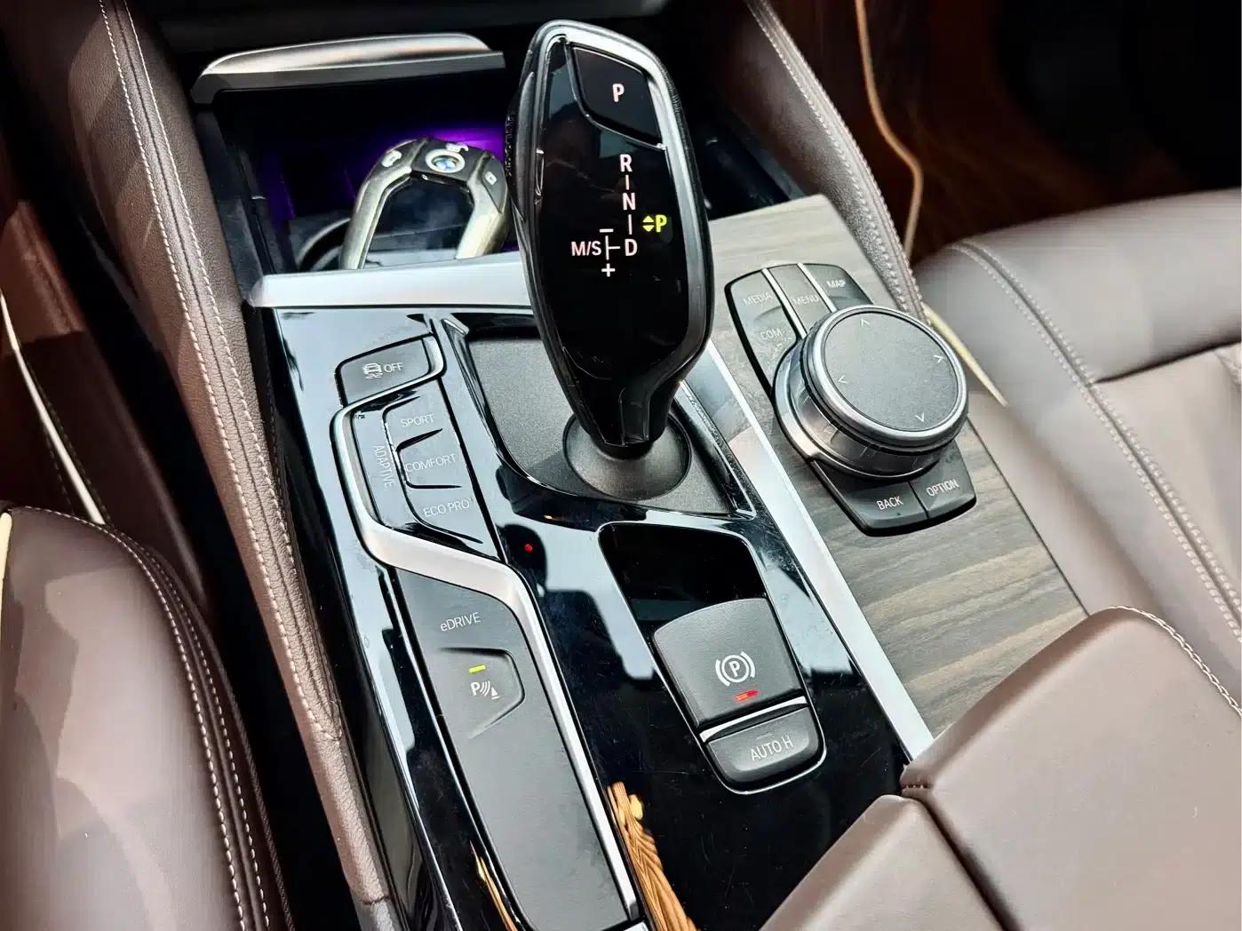 BMW 5 Series PHEV 2020 Mileage Upgrade Edition 530Le Luxury Package — миниатюра 16