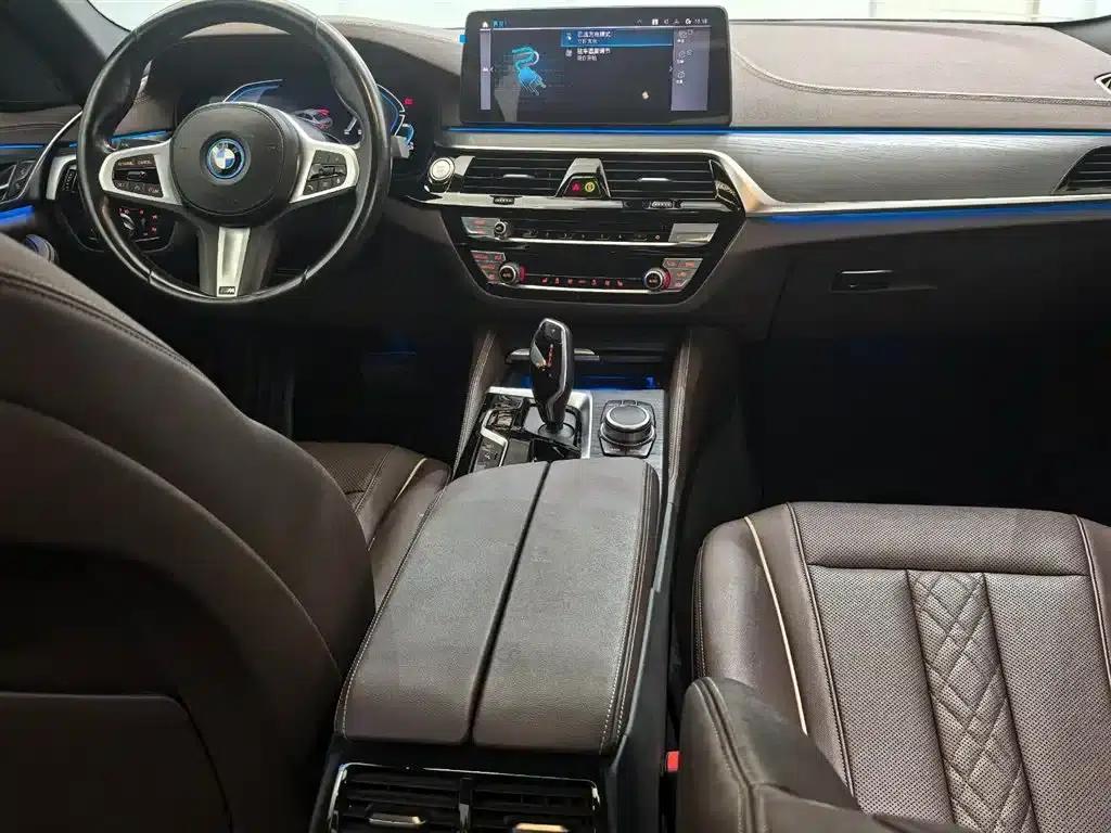 BMW 5 Series PHEV 2022 535Le M Sport Package — миниатюра 10