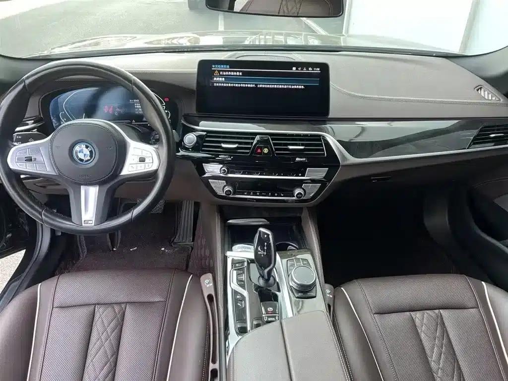 BMW 5 Series PHEV 2022 535Le M Sport Package — миниатюра 7