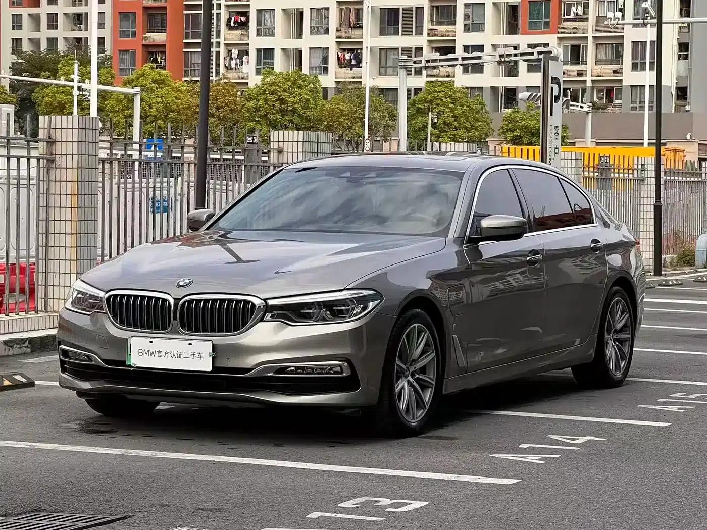 BMW 5 Series PHEV 2018 530Le Luxury Package — миниатюра 1
