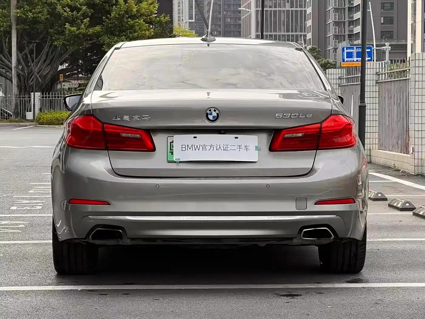 BMW 5 Series PHEV 2018 530Le Luxury Package — миниатюра 4