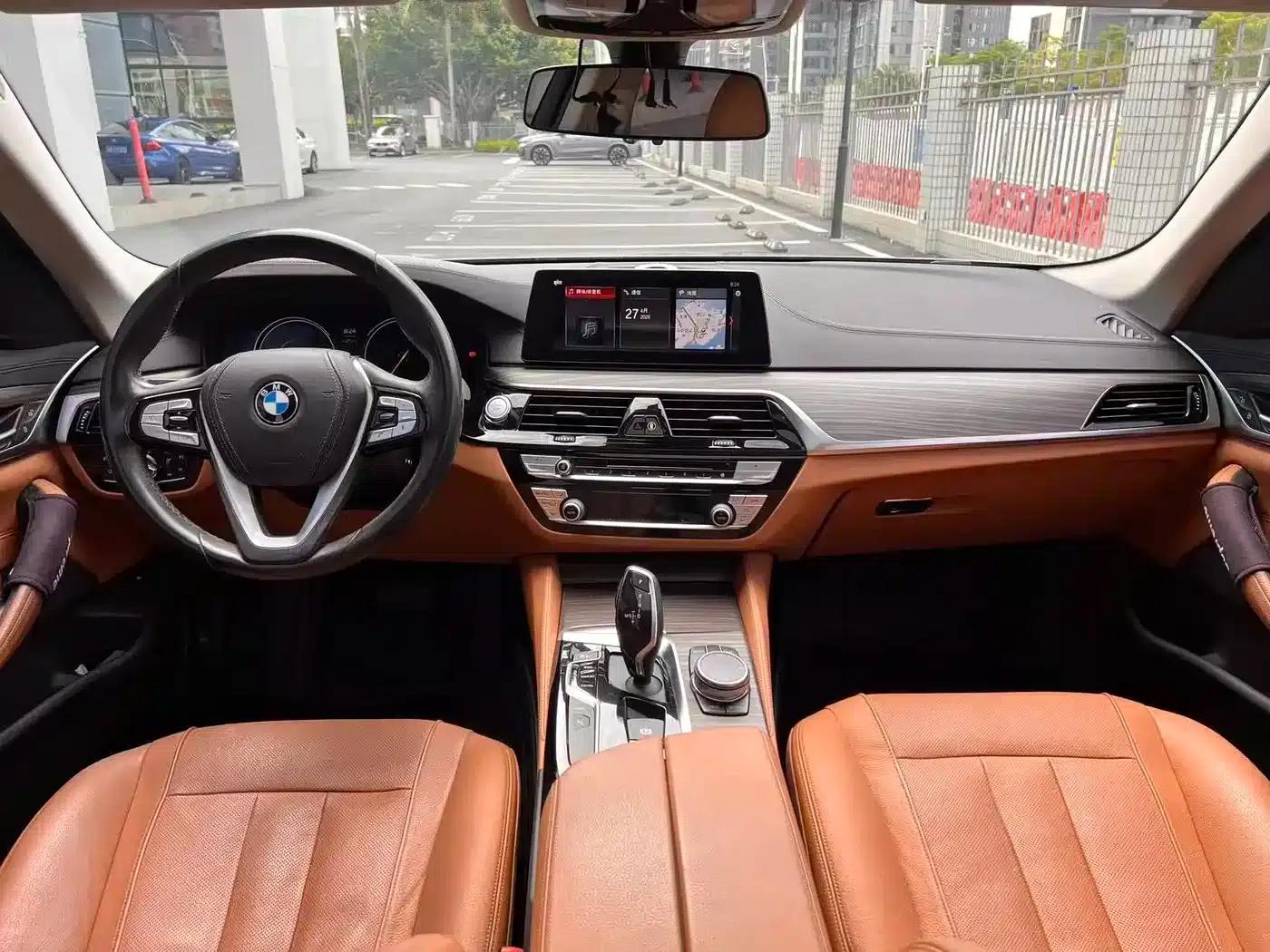 BMW 5 Series PHEV 2018 530Le Luxury Package — миниатюра 10