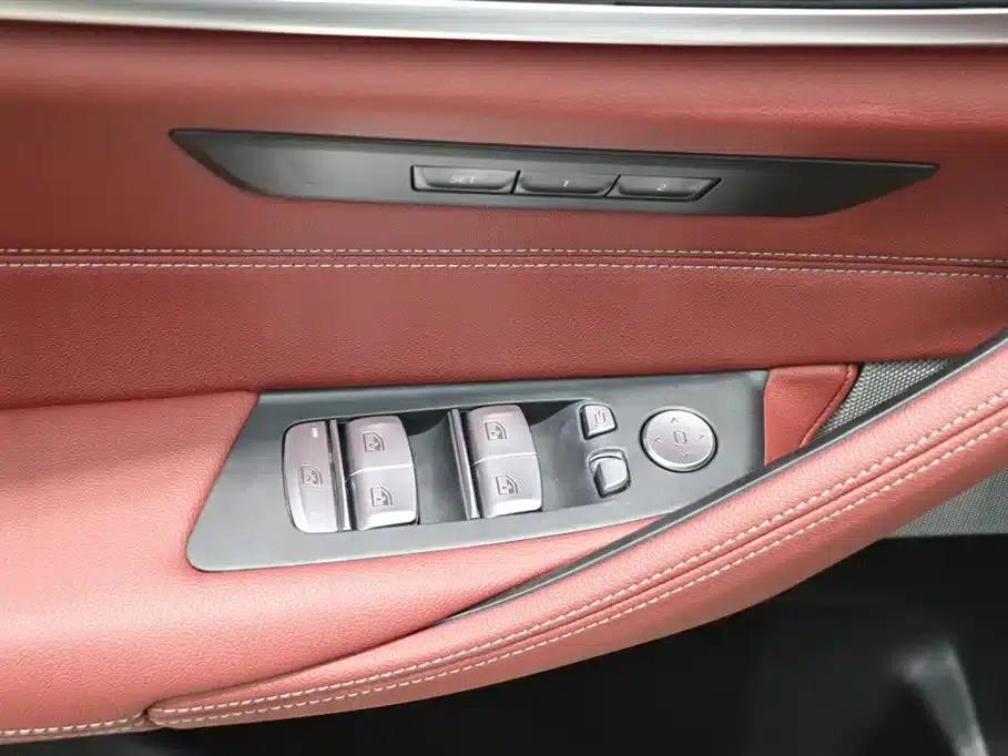 BMW 5 Series PHEV 2022 Facelift 535Le Luxury Package — миниатюра 11