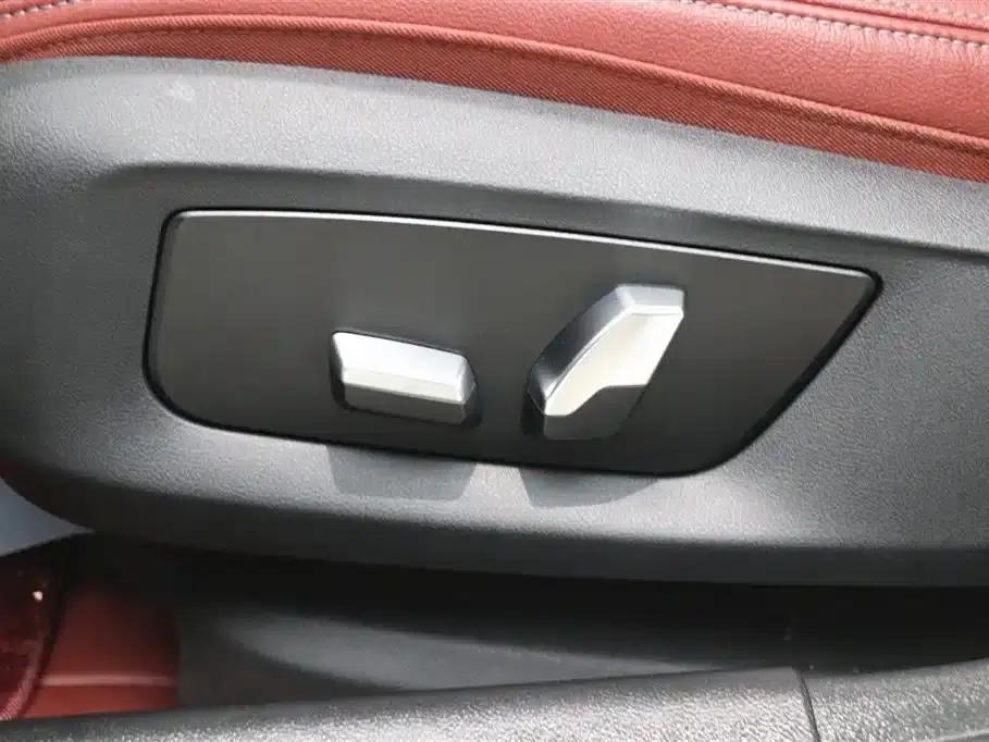 BMW 5 Series PHEV 2022 Facelift 535Le Luxury Package — миниатюра 13