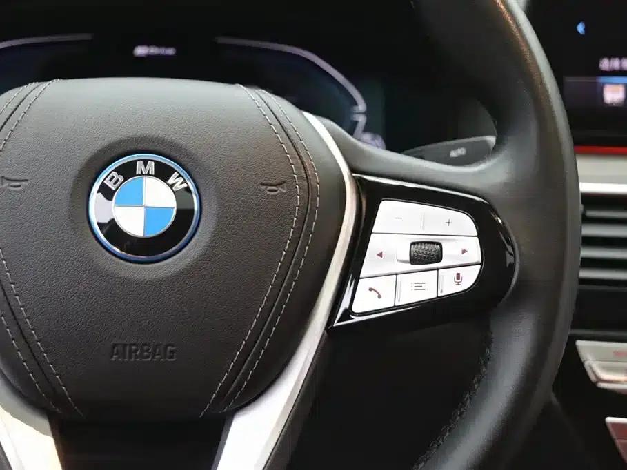 BMW 5 Series PHEV 2022 Facelift 535Le Luxury Package — миниатюра 18