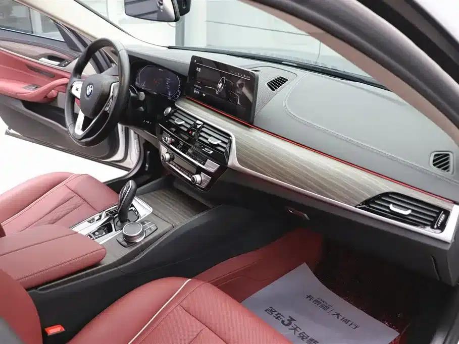 BMW 5 Series PHEV 2022 Facelift 535Le Luxury Package — миниатюра 21