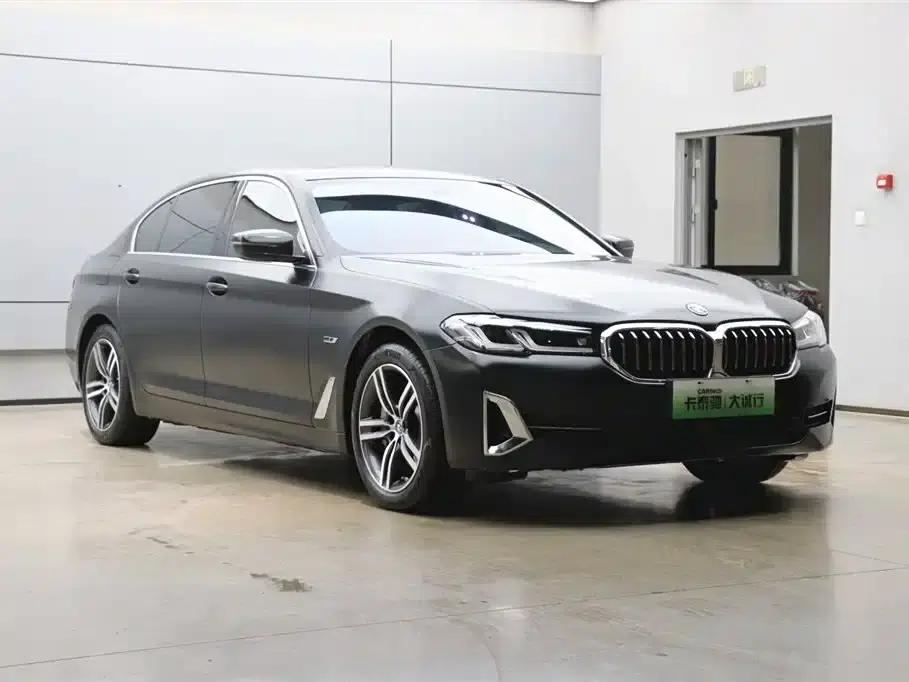 BMW 5 Series PHEV 2022 Facelift 535Le Luxury Package — миниатюра 24