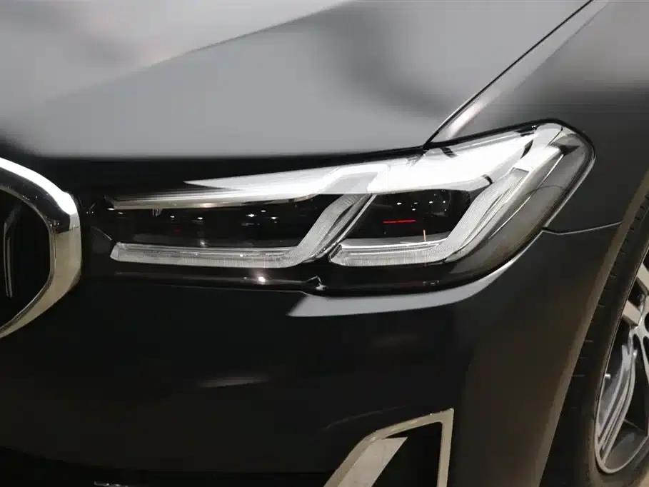 BMW 5 Series PHEV 2022 Facelift 535Le Luxury Package — миниатюра 25