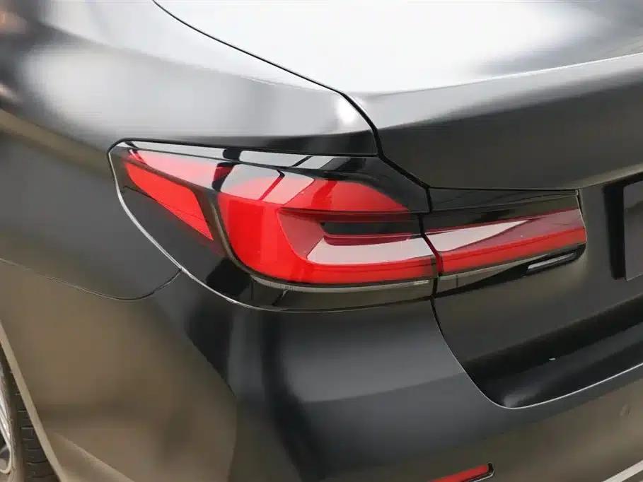 BMW 5 Series PHEV 2022 Facelift 535Le Luxury Package — миниатюра 29