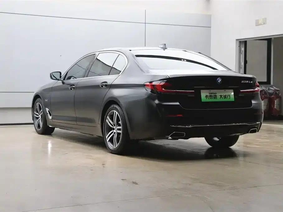 BMW 5 Series PHEV 2022 Facelift 535Le Luxury Package — миниатюра 32