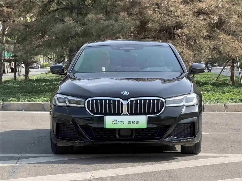 BMW 5 Series PHEV 2022 535Le Pioneer Edition M Sport Package — миниатюра 2