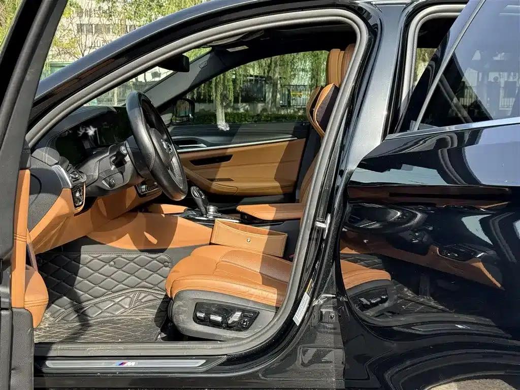BMW 5 Series PHEV 2022 535Le Pioneer Edition M Sport Package — миниатюра 6