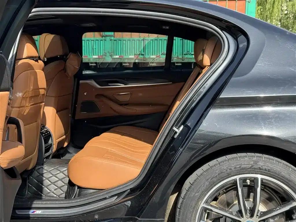 BMW 5 Series PHEV 2022 535Le Pioneer Edition M Sport Package — миниатюра 7