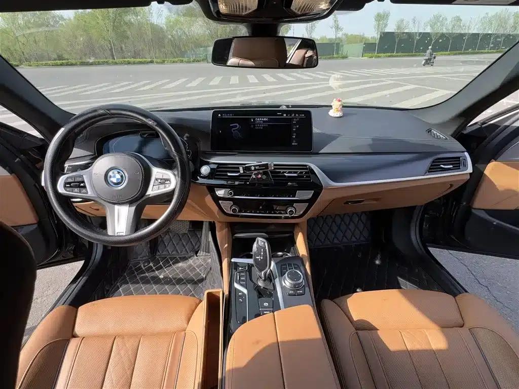 BMW 5 Series PHEV 2022 535Le Pioneer Edition M Sport Package — миниатюра 9