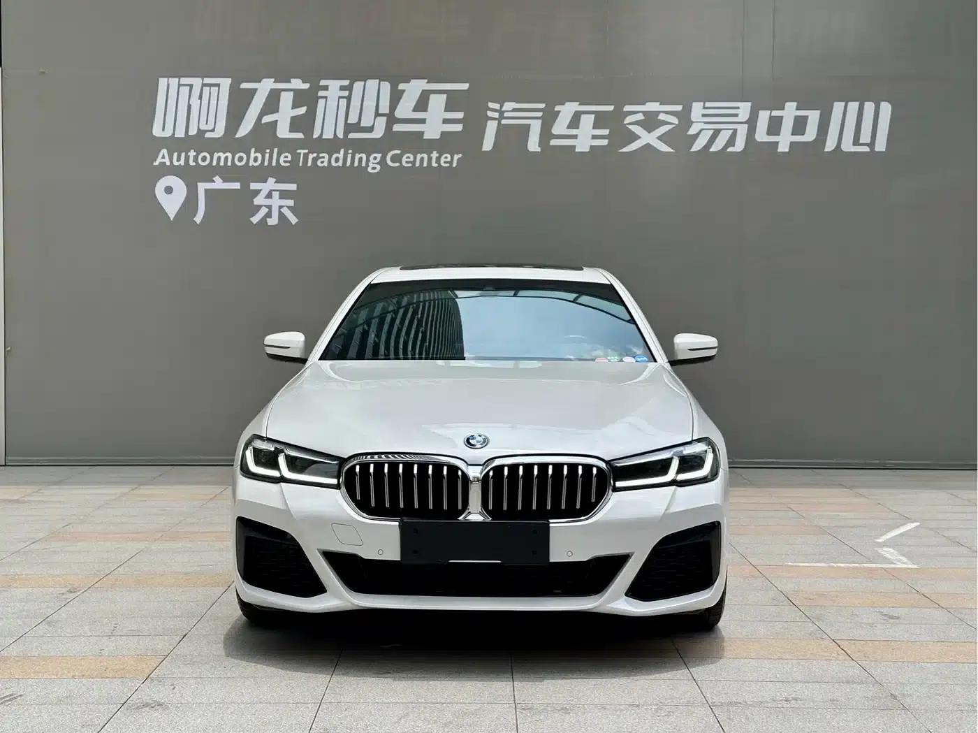 BMW 5 Series PHEV 2022 Facelift 535Le M Sport Package — миниатюра 2