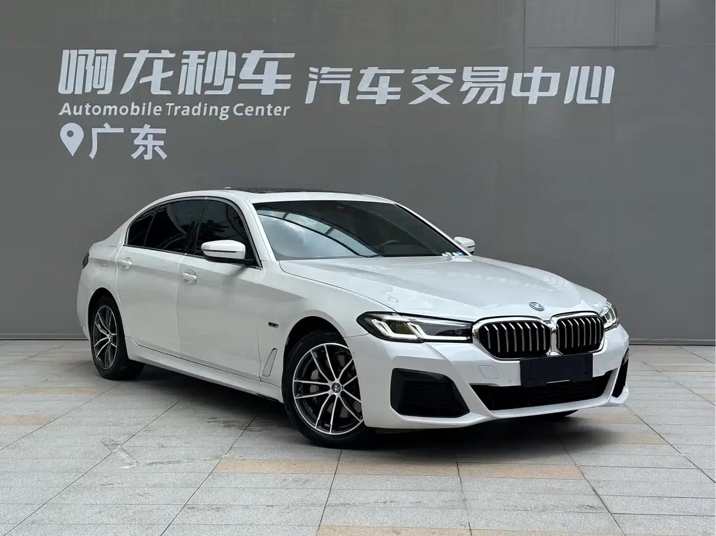 BMW 5 Series PHEV 2022 Facelift 535Le M Sport Package — миниатюра 11