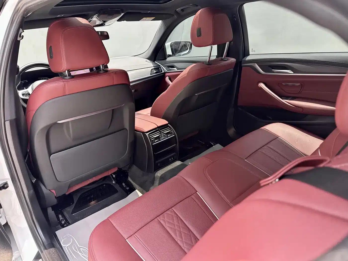 BMW 5 Series PHEV 2022 Facelift 535Le M Sport Package — миниатюра 22