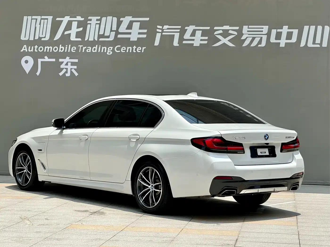 BMW 5 Series PHEV 2022 Facelift 535Le M Sport Package — миниатюра 5