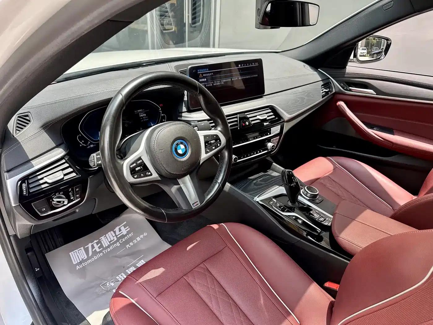 BMW 5 Series PHEV 2022 Facelift 535Le M Sport Package — миниатюра 7