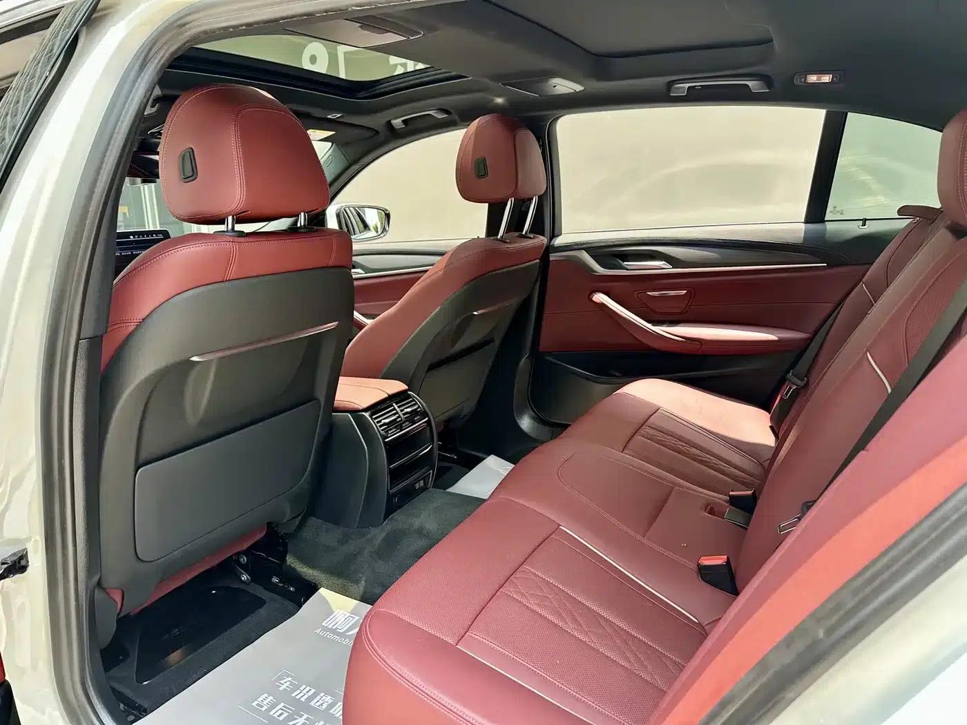 BMW 5 Series PHEV 2022 Facelift 535Le M Sport Package — миниатюра 8