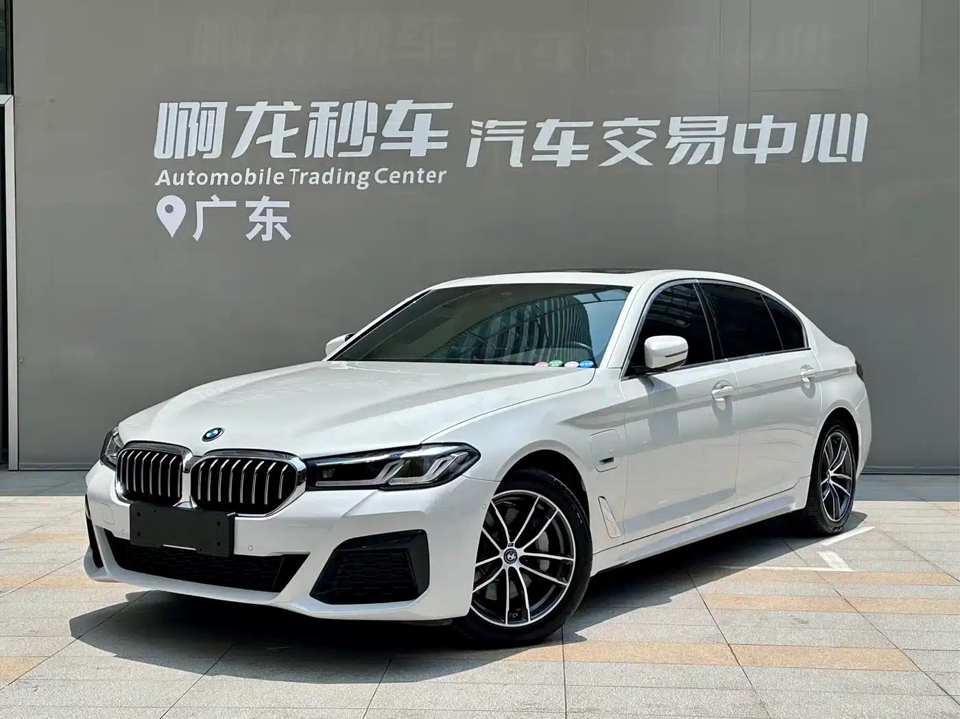 BMW 5 Series PHEV 2022 Facelift 535Le M Sport Package — миниатюра 9