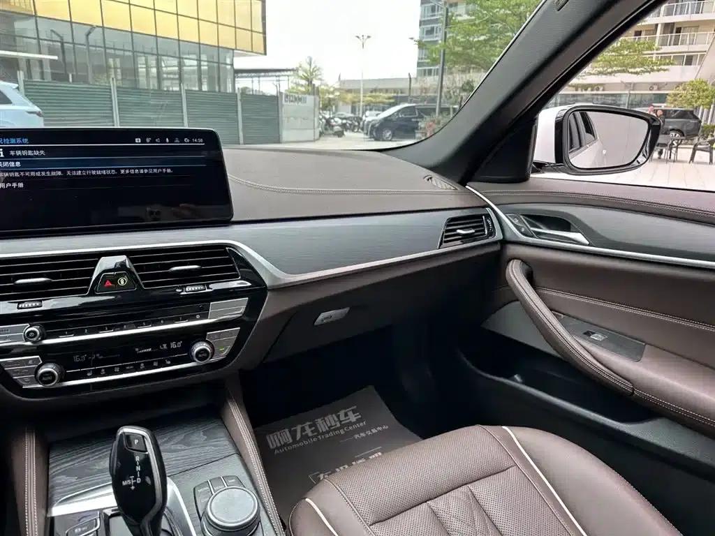 BMW 5 Series PHEV 2022 Facelift 535Le M Sport Package — миниатюра 11