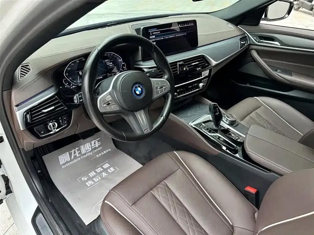 BMW 5 Series PHEV 2022 Facelift 535Le M Sport Package — миниатюра 14