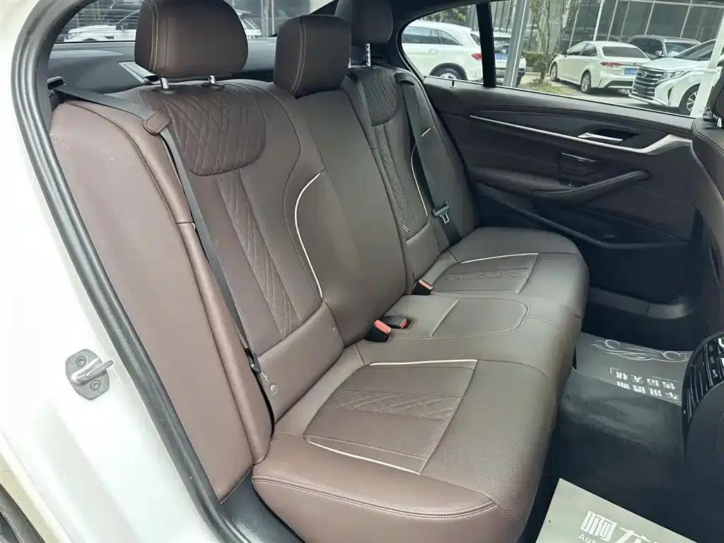 BMW 5 Series PHEV 2022 Facelift 535Le M Sport Package — миниатюра 18
