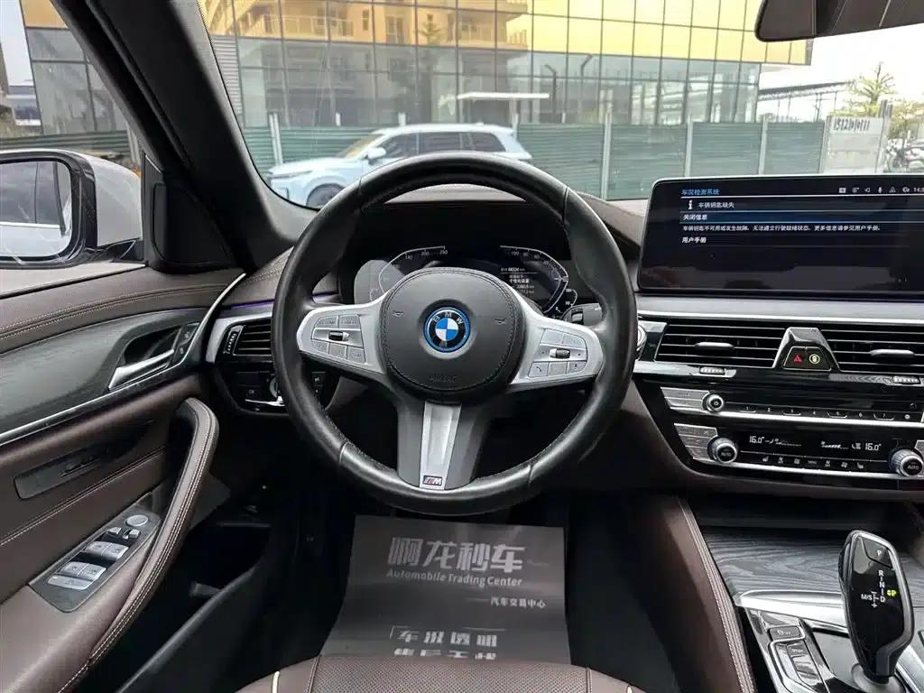 BMW 5 Series PHEV 2022 Facelift 535Le M Sport Package — миниатюра 21