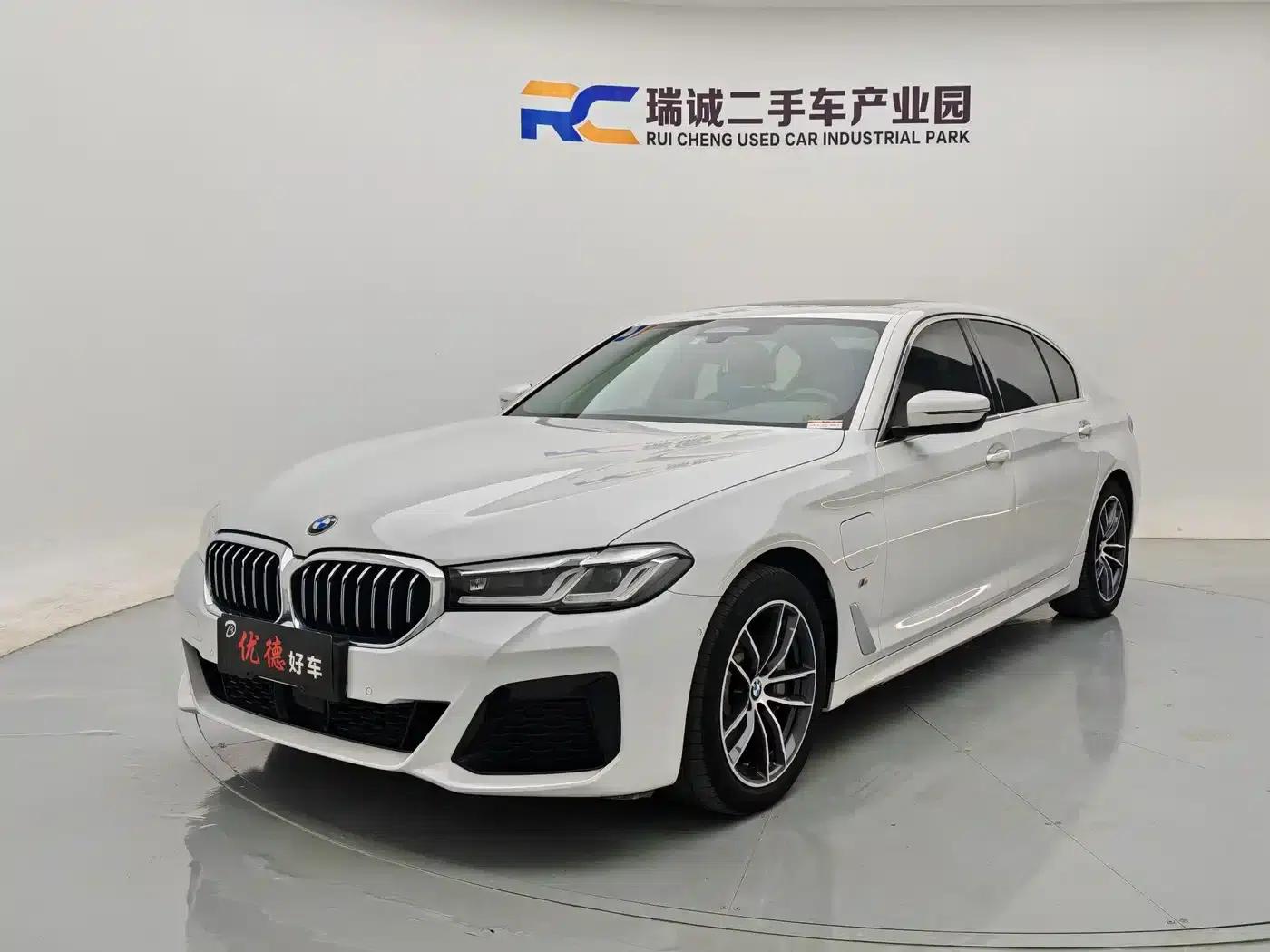 BMW 5 Series PHEV 2021 Facelift 535Le Pioneer Edition M Sport Package — миниатюра 1