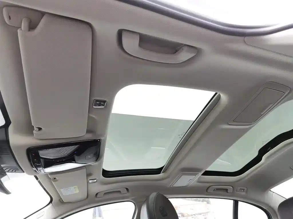 BMW 5 Series PHEV 2020 530Le Luxury Package — миниатюра 14