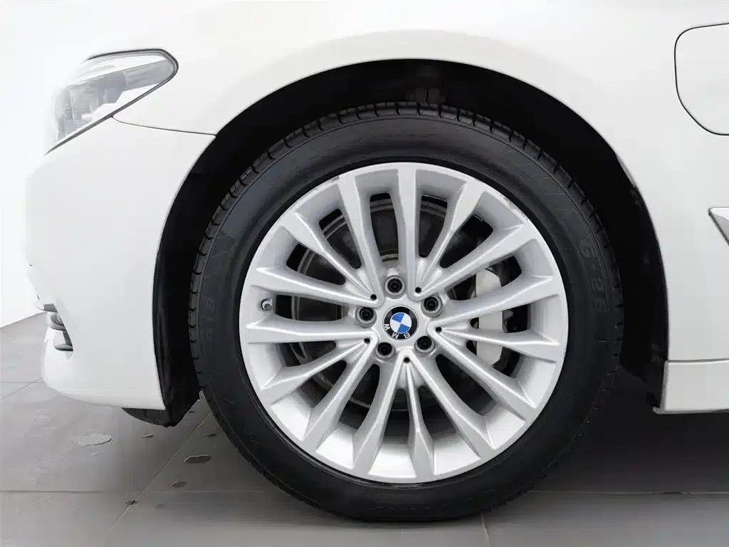 BMW 5 Series PHEV 2020 530Le Luxury Package — миниатюра 17