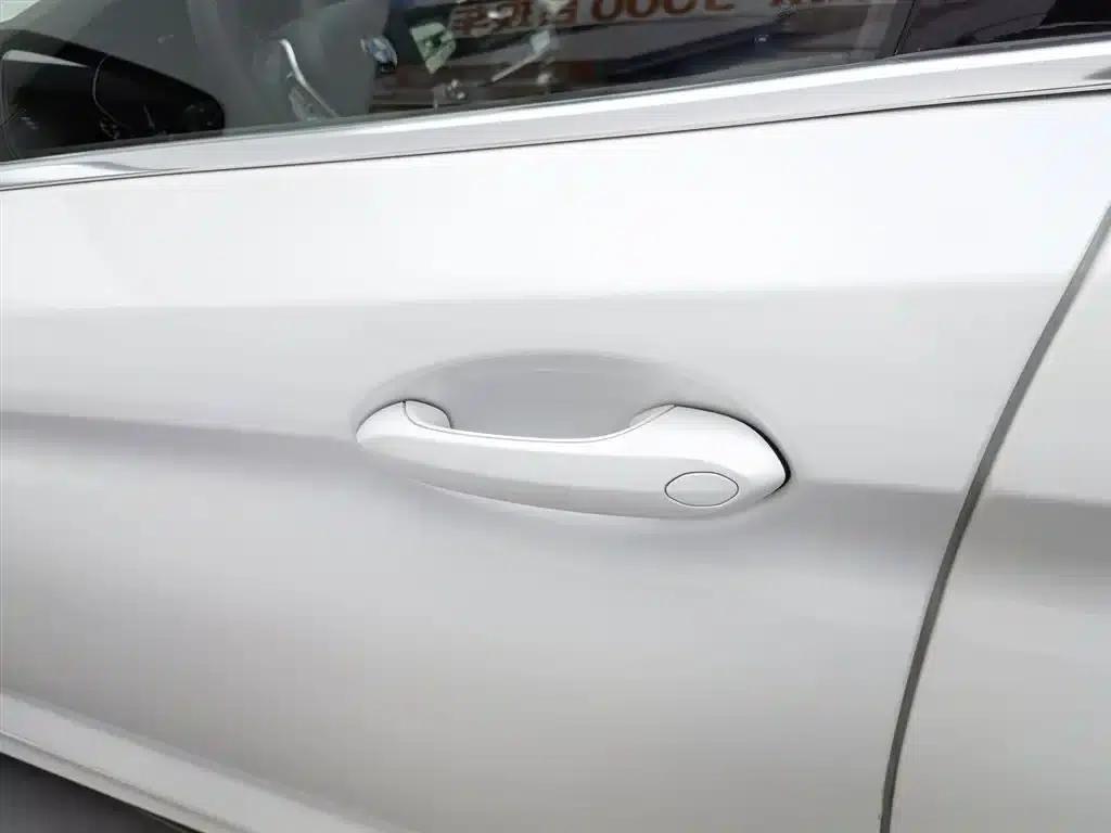 BMW 5 Series PHEV 2020 530Le Luxury Package — миниатюра 18
