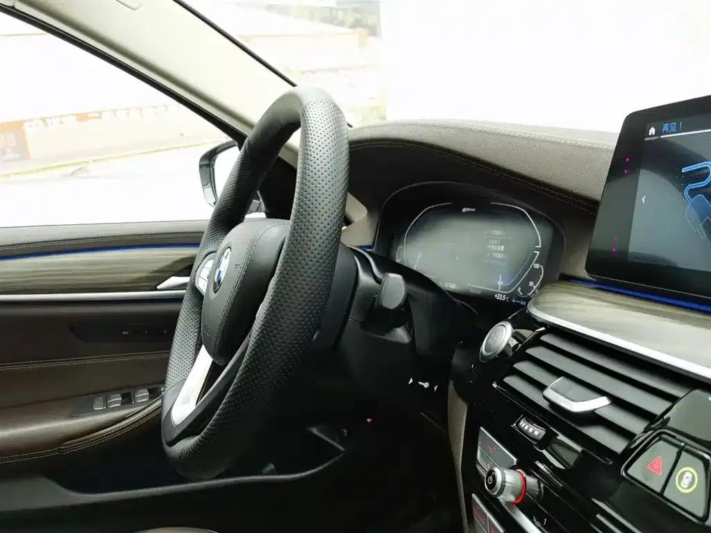 BMW 5 Series PHEV 2020 530Le Luxury Package — миниатюра 22