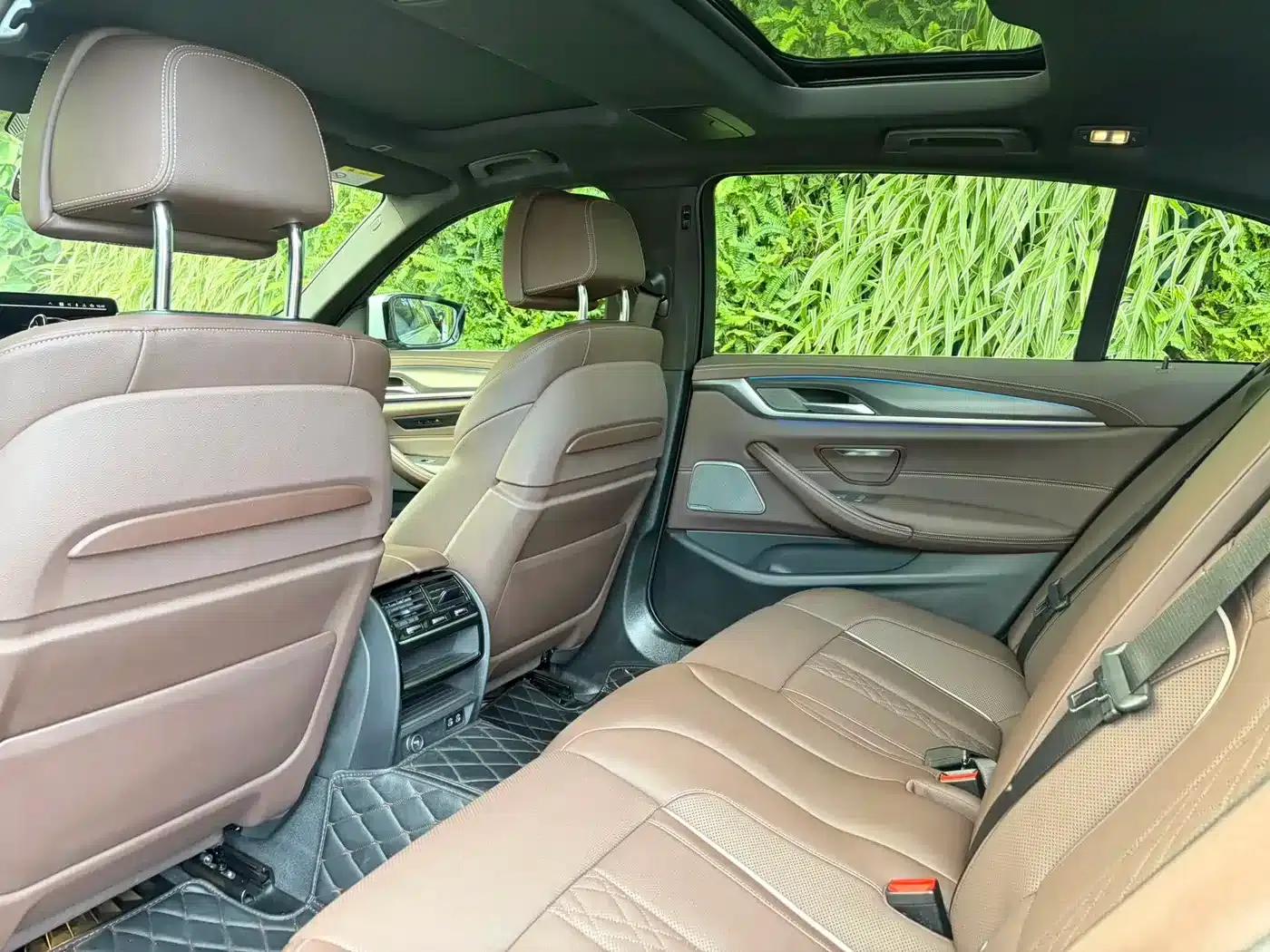 BMW 5 Series PHEV 2021 535Le Pioneer Edition M Sport Package — миниатюра 13