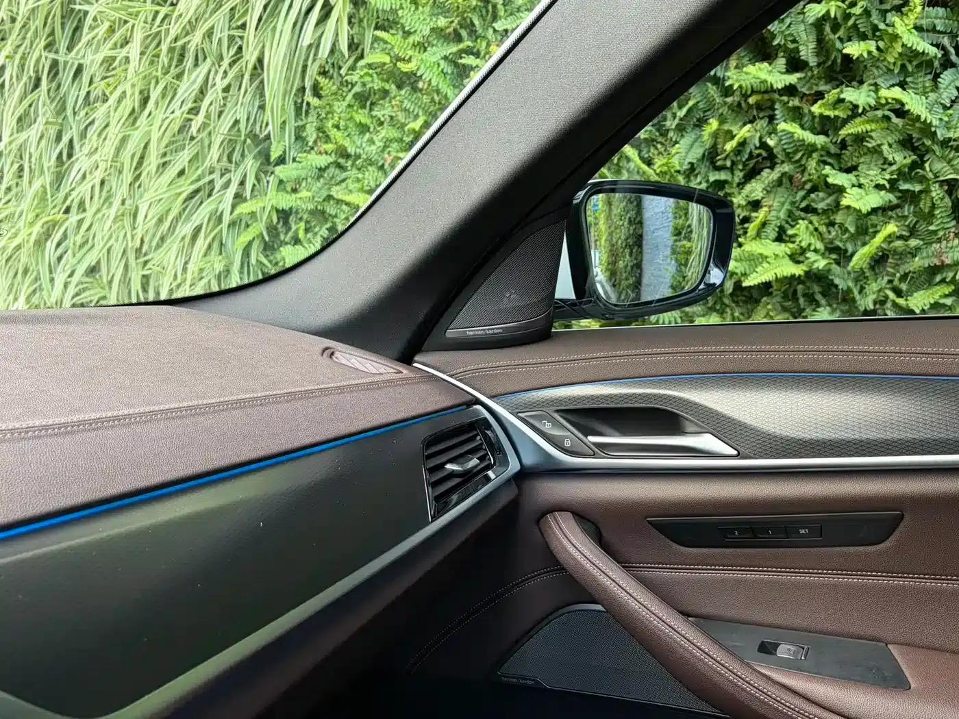 BMW 5 Series PHEV 2021 535Le Pioneer Edition M Sport Package — миниатюра 20